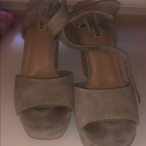 Steve Madden grey pumps NEW